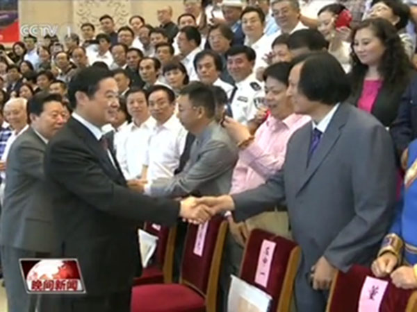 2016年6月13日至15日，中国民间文艺家协会第九次全国代表大会在北京京西宾馆隆重举行，中央政治局委员、书记处书记，中宣部部长刘奇葆，中国文联主席孙家正，中国民间文艺家协会主席潘鲁生等各级领导参加。华艺开元平台-开元（中国）一站式服务平台
董事长傅绍相参加代表大会，并与刘奇葆部长亲切握手。